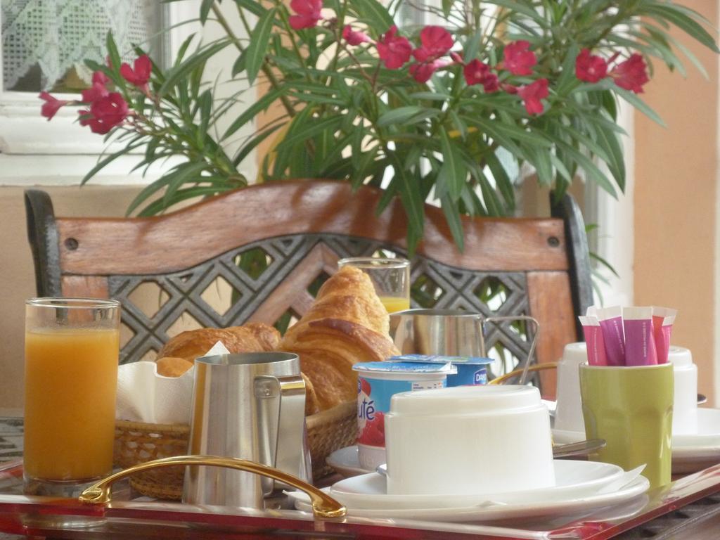 The Originals Boutique, Hotel Clos Sainte Marie, Невер Екстериор снимка