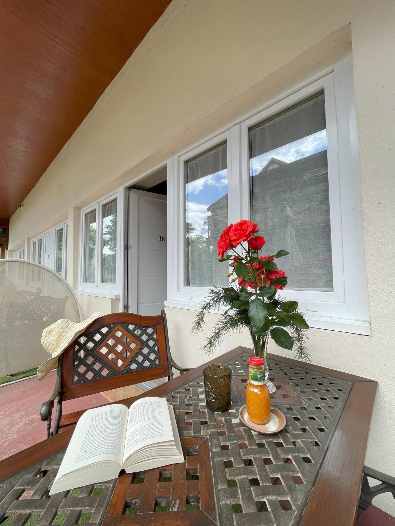 The Originals Boutique, Hotel Clos Sainte Marie, Невер Екстериор снимка