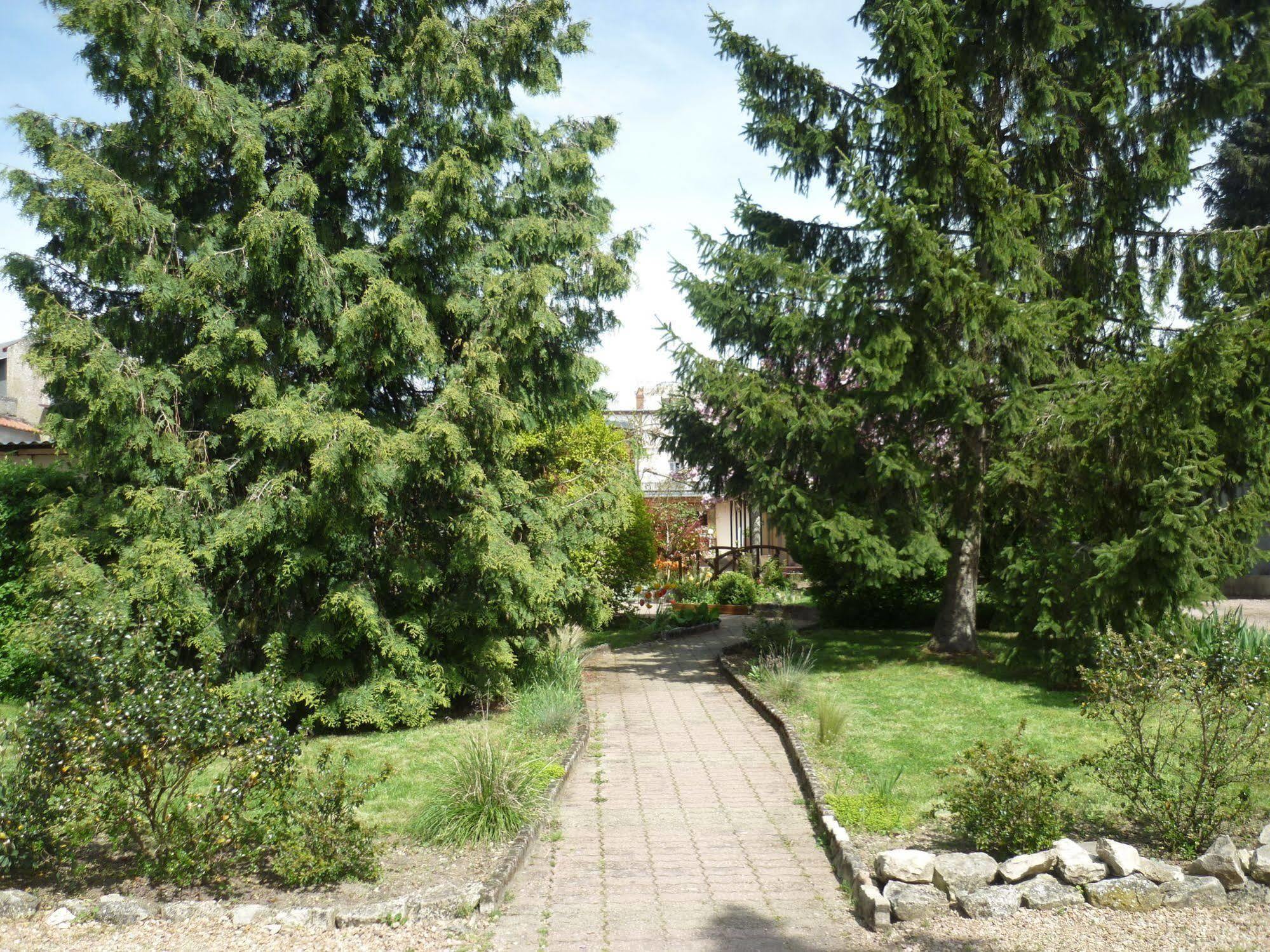 The Originals Boutique, Hotel Clos Sainte Marie, Невер Екстериор снимка